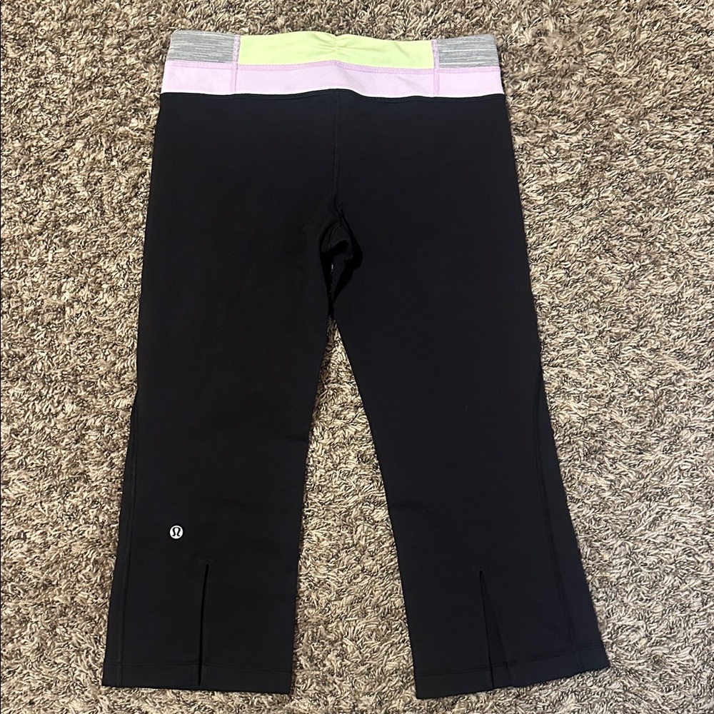 Lululemon Cropped Leggings Size 8 - Picture 2 of 8